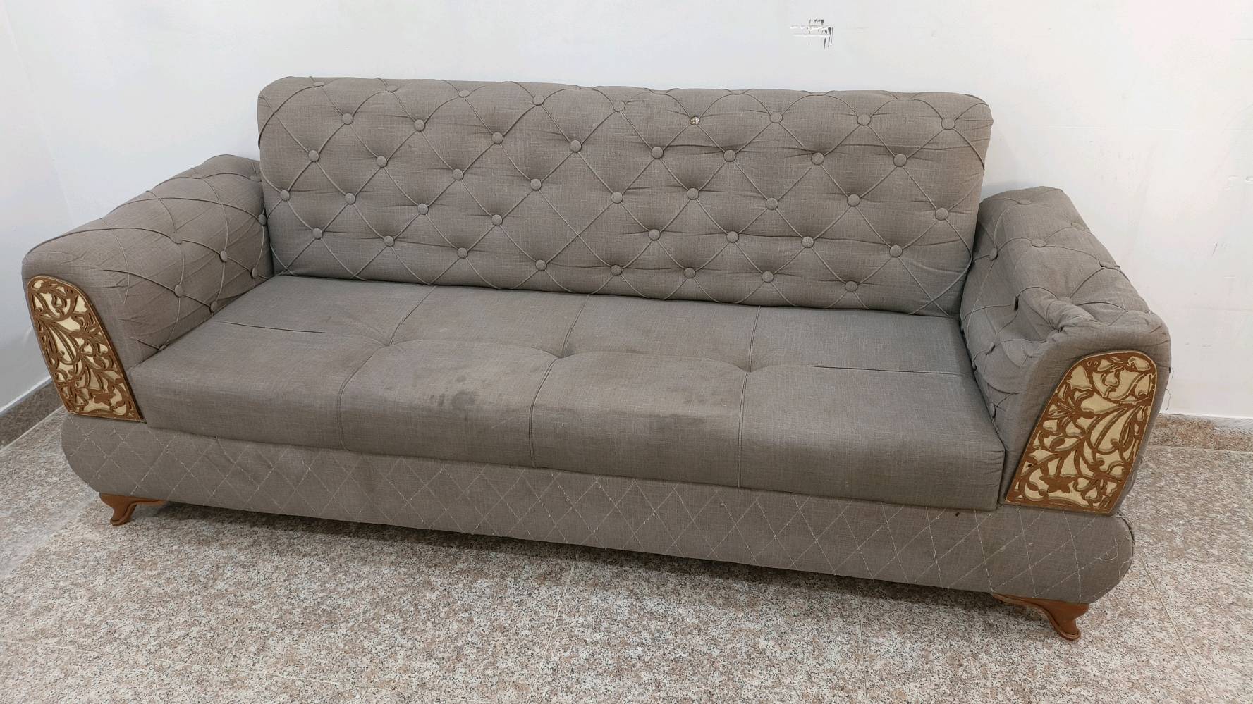 تخم 10 مقعد شغل عراقي 
مكاني حلة شارع 40 
سعرة 400 بي مجال 