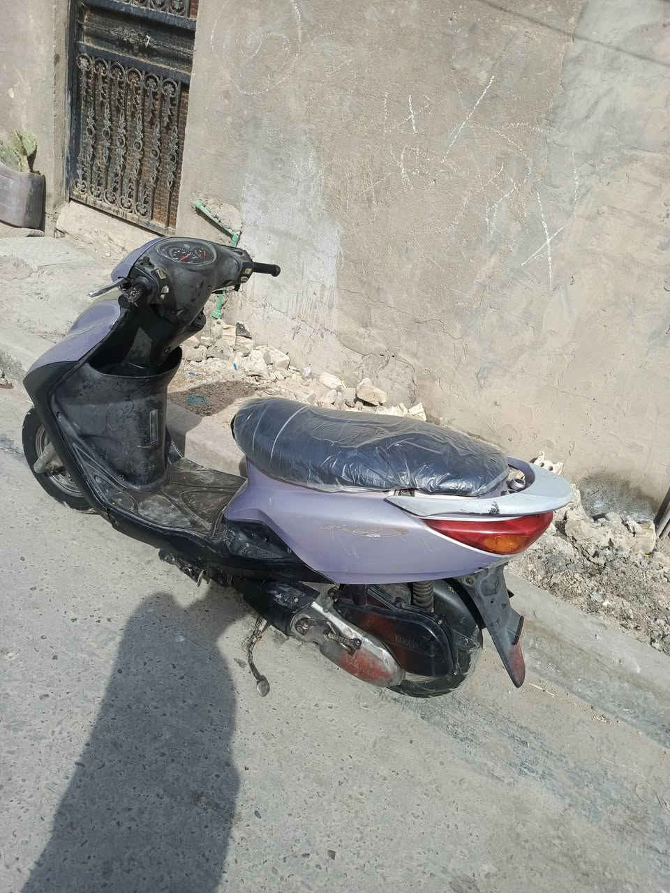 السلام عليكم دراجه بريز للبيع قلبي ويطب يعامل سعرها 600 وبيها مجال قليل وانا بخدمته دراجه مال رمبه الله شاهد شلعه معدل نظافه من كل شيء واتساب موجود ورقم تليفونه موجود الموظف وتفيد العسكري ويدعي لي بيها الله شاهد***********وابيها مجال وانا خادم
