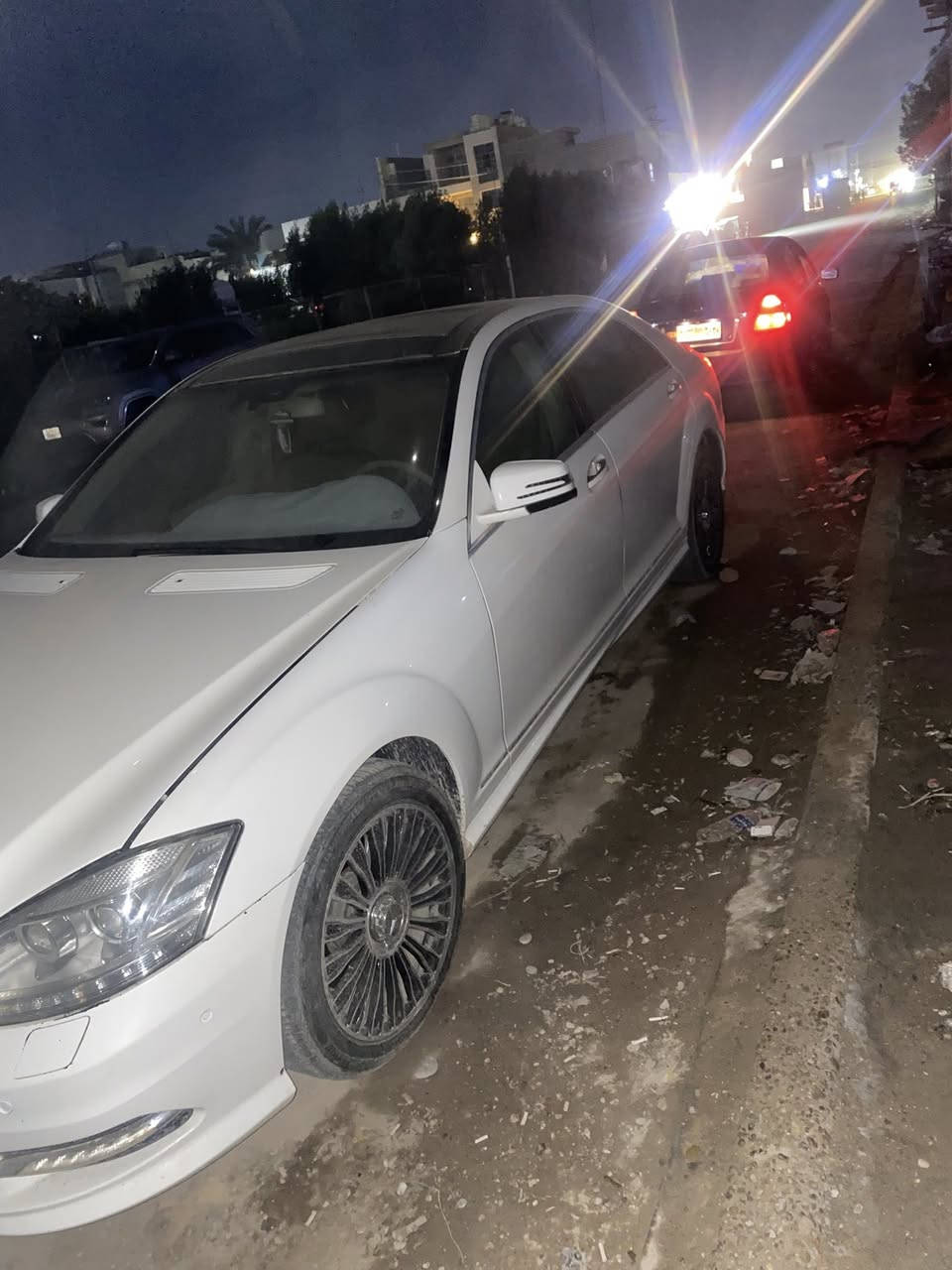 مرسيدس اس كلاس
٢٠٠٦ محدثه ١٣
السياره فول الفول 
بنراما كراسي كهرباء
لدات امامي لكزز
تخم تاير + صدر انامي خلفي 
حساس امامي او خلفي 
السياره بي ايفي يعني شكد ما احجي 
اعجز السياره مصبوغه حزام جماليه 
وبيها ضربه خلفي خفيفه
مكانه بغداد السيديه 
السعر ١٣٥ وبيها مجال
الرقم ***********
