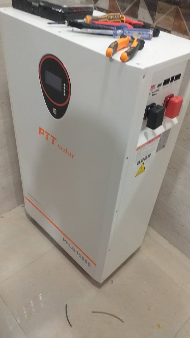 بسم الله الرحمن الرحيم    
 تم بعون الله تعالى اليوم 5/3/2026   ربط 5منظومات للطاقة الشمسية في قرية البوشجل  والجغيفي الثانية من قبل شركة شمس العراق 
----------؛؛؛؛؛؛----------------------
 وكما يلي للاخوة.    
  1 سلام احمد حسين   
2 الاخ احمد خلف جاسم ابو سلطان   3 منظومتين للشيخ وليد عبود الحمد   4 والاستاذ حامد عبد عرموط  في الجغيفي الثانية   
وكانت مختلفة الاحجام وعدد تجهيز الامبيرات  حسب حاجاتهم   والاسعار متفاوتة حسب عدد الامبيرات  وقد تمت العملية خلال يومين فقط وكانوا جدا مرتاحين لعمل الكادر وتم الغاء خطوط المولد  وكانت نقدا لجميع الاخوة  مابين ( ثلاثة مليون الى اربعة مليون ونص)  -علما يوجد اقساط نصف مقدمة ونصف على 250 الف دينار شهريا    ومن الله التوفيق للجميع 
  الادارة   
------------
   الاستاذ صمد عطية الجميلي  ***********
