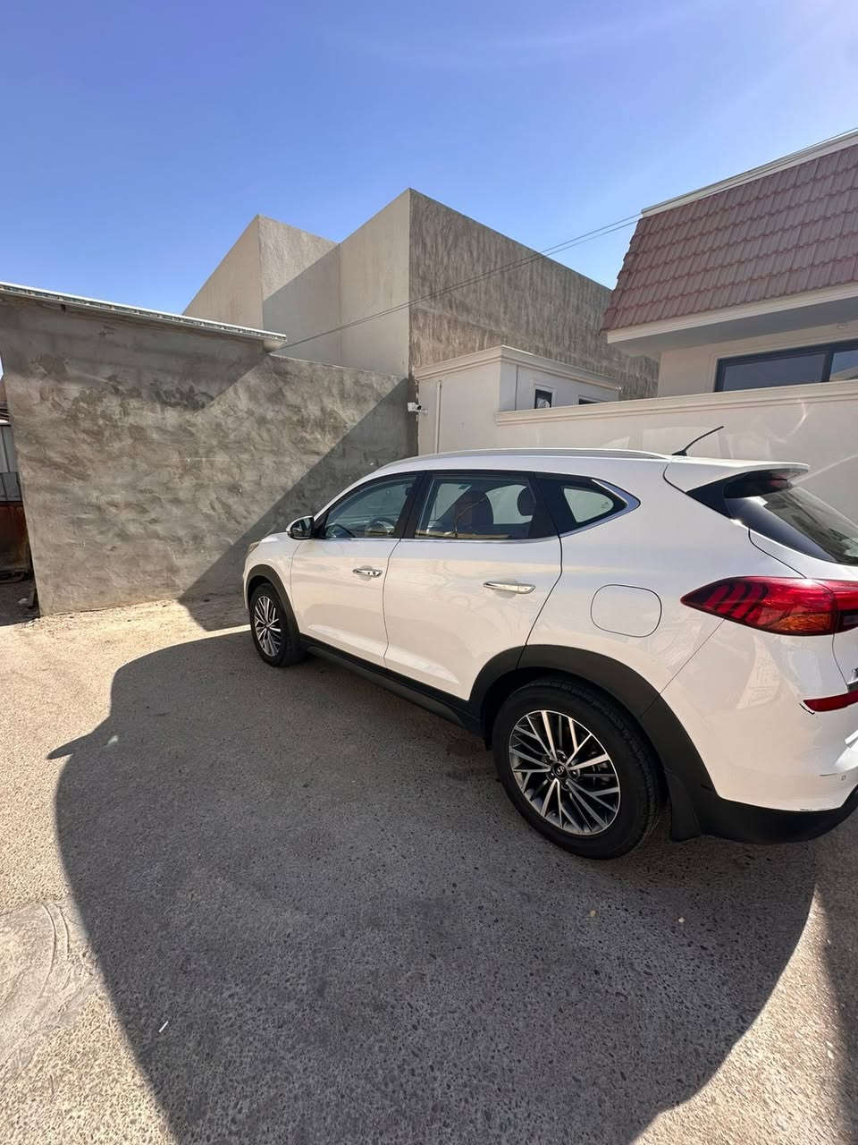 للبيع……
توسان موديل 2019
وارد خليجي 
ماشيه152 الف وقابل للزياده 
مكينه وكير مكفول 
السيارة فول عده فتحت السقف
بيها طخه بسيطه بالبنيد 
السنويه لل 2029
للاستفسار الاتصال على:
***********
