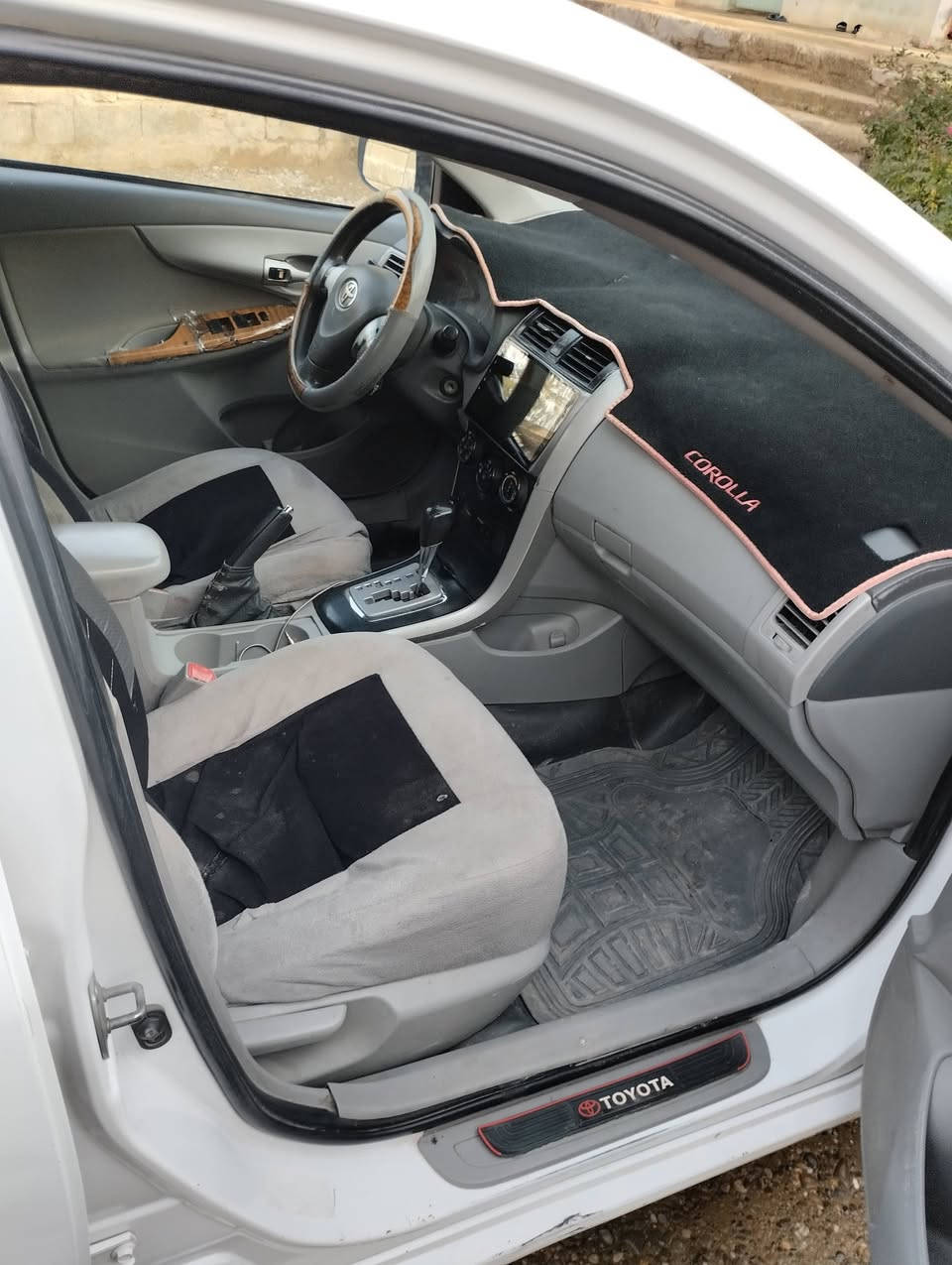 السلام عليكم للبيع كورلا موديل ٢٠١٠ رقم كركوك مشروع وطني محرك كير نضيف صدر تدفئه شغال بيهه صفحه صبغ ٤ قطع البجم سليم بدون ضرر أسعر ١٠٠ /***********/يرهم مقدمه زينه معه ضمان اقصط / مكان الزاب وحياكم الله
