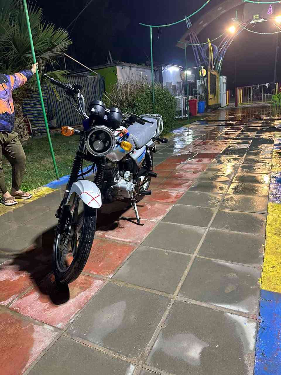 سلام عليكم للبيع دايوان عضم أوراق اصولي كفاله شلعه ومعدل فول 2021 السعر 600 وبيه مجال حك جيه المكان حله محاويل اتصال ‭0786 574 7354‬
