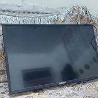 شاشه للبيع شرط الشغل بدون (نت) سعره 90 بيه مجال بسيط واتساب 0784128237...