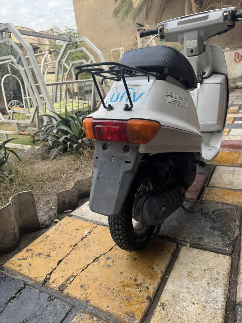 سلام عليكم للبيع ياماها منت ياباني الدراجه برغي ممفتوح بيه نكره سلف كهربائيات شغاله كله فقط تريشه نقص السعر 450للاستفسار ***********بغداد حي القاهره
