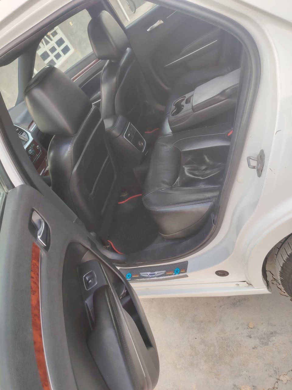 سلام عليكم لبيع أوباما موديل 2012 اصل فول موصفات محدثه  موديل 18 عداد  260  كشنات جلد تشغيل عن بعد صاج ملكي كير طياره وارد خليجي بدون حادث مامفتوح بيه ولاقطعه  فقط صار بيه شخط بصيط بل باب خلف سايق وصلح بدون فتح كير محرك واكسل كفاله وصدر جديد تايرات جدد مكان سياره بغداد تصال ***********
