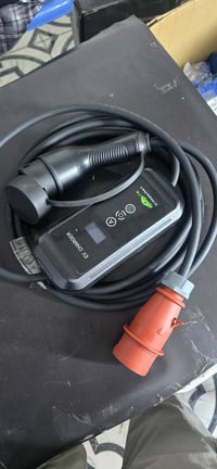 شاحن سيارة • محمول • جديد