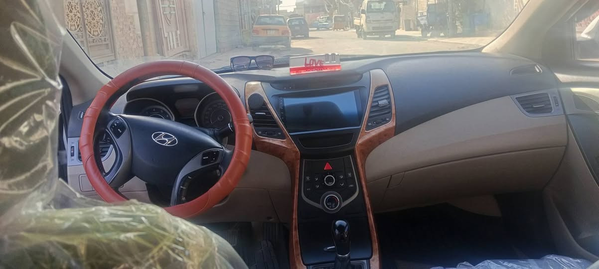 السلام عليكم
النترا خليجي موديل ٢٠١٥ محرك ١٨٠٠ دوش فول مواصفات اشاير بالمي فتحة سقف مري شفط شاشة كبيره كامره و باقي المواصفات رقم بابل  نظيفة جدا بيه قطعتين صبغ السعر 128.مكاني كربلاء        ***********
