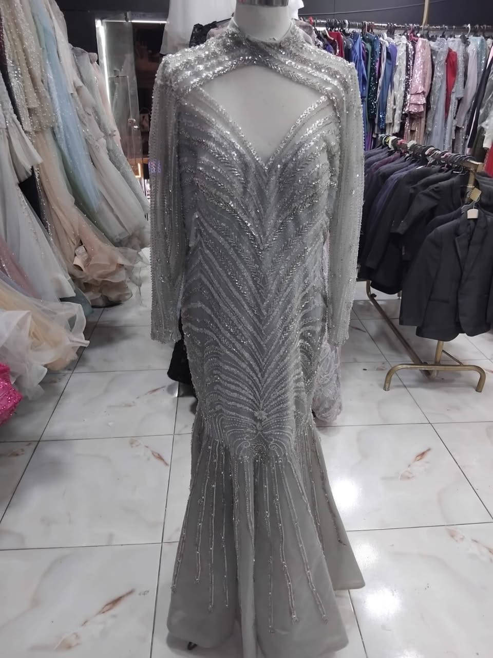 بصي كده علي الحلويات واقولي رايك بيع اي قطعه منهم 750 وأقسم بالله أقل من ثمن الإيجار النصف متخيله انا بقوالك بيع


**إذا كنت صاحب هذا الإعلان وتريد حذفه لأي سبب، رجاءا أرسل رسالة إلى الدعم الفني**