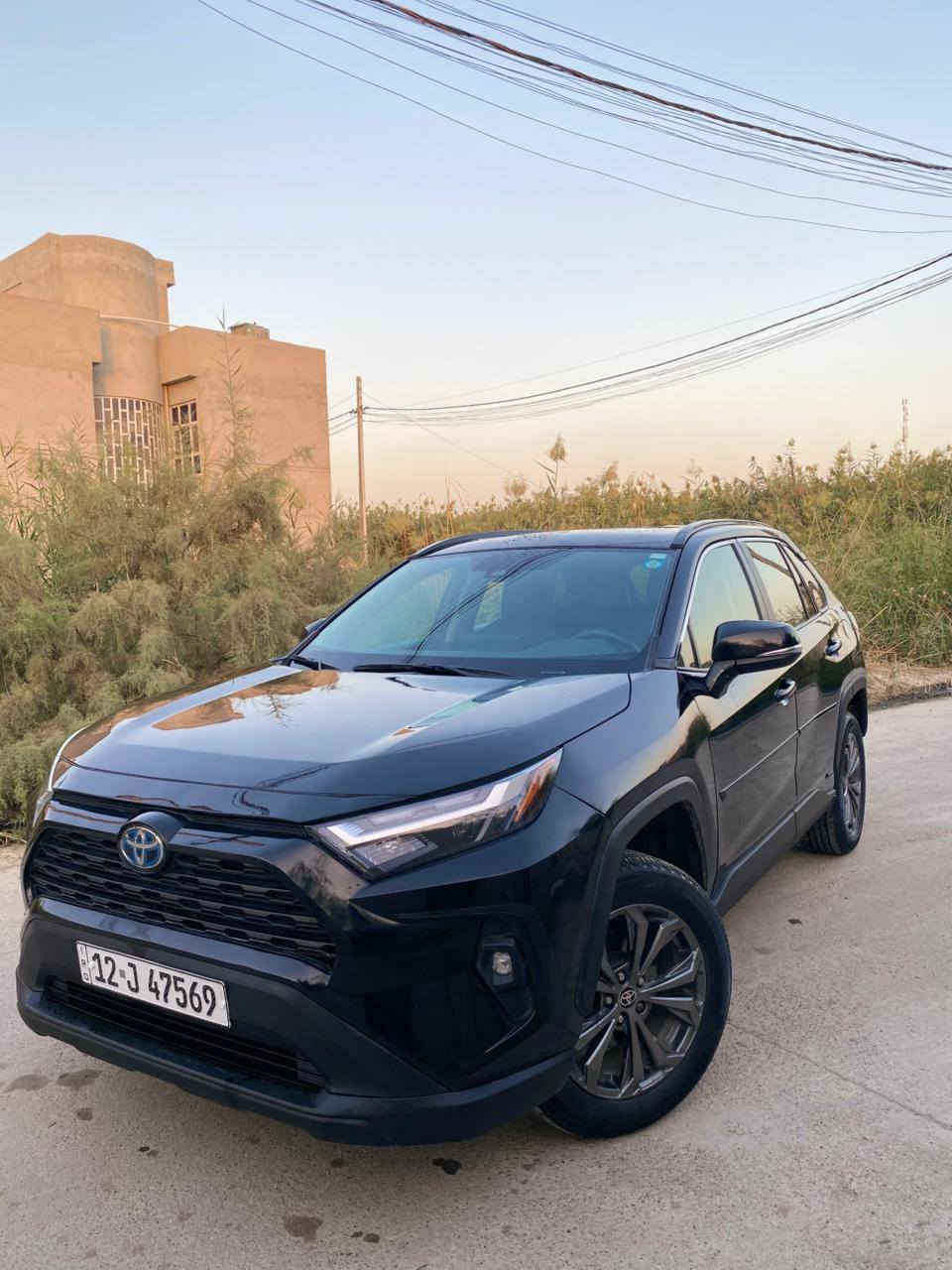 Rav 4 xle premium hybrid 
راف فور مديل ٢٠٢٢ XLE بريميوم محركها ٢٥٠٠ هايبرد وبانزين 
السياره فول 
فور ويل درايف 
فتحت سقف 
بصمه 
تبريد قطعتين 
كشنات جلد وخزن ميموري 
كشنات كهرب وتدفئه تبريد 
صندوك كهرب 
حساسات 
رادارات جانبيه 
رادار امامي خلفي 
هاند بريك كهرباء +اوتوهولد 
وضعيات قيادة سبورت ايكو نورمال 
هيتر ستيرن 
دخول ذكي 
ضررها قبغ صندوك مبدل اصلي شركه وبيها كرت أربع أصابع بالبونيد 
رقم نينوى الجديد سنويه جديده هزه جديده وبيها كابون 
سياره بسمي  
للتواصل  ***********
