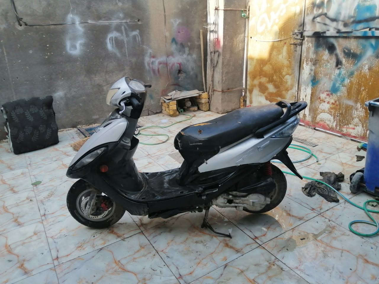 جي فور شغاله سلف لايت اشاير عدادات مكينة ناعمه شلعه قويه وسريعه ب٢٥٠ وبيه مجال مكاني فضليه ***********

