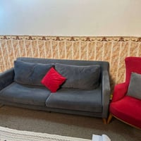 تخم 7 مقاعد ما بي اي ضرر السعر 250 وبي مجال قليل العنوان حي اور قرب فل...