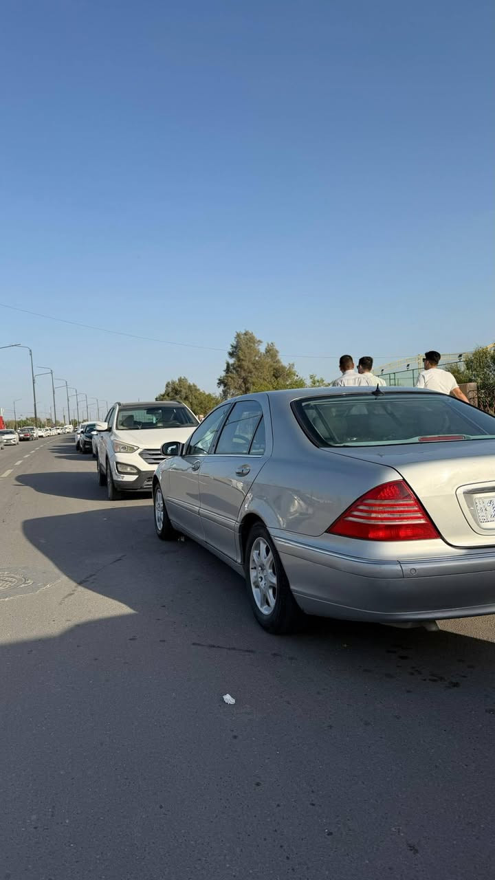سلام عليكم
مارسدس غواصة S500 2001 
رقم بغداد 
باب طويل 
محركV8 
صبغ عام جمالية 
السيارة بأسمي 
السعر:125$ وبيها مجال بسيط 
الرقم:***********
