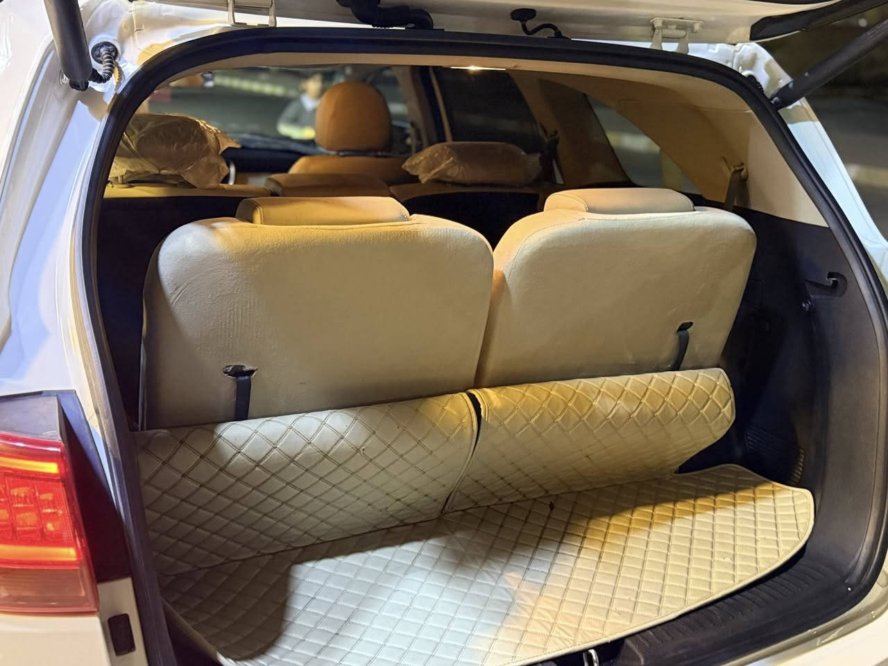 سورنتو 2020 ( اخت زيرو ) ماشيه52
السياره خليجيه فول 1/1 بعدهه بفابلون شركه 
 مواصفات  
مكفوله كفاله عامه  بعدهه عل وضع الشركه العده السبير الكتلوكات بعدهن 
حته رام جيبي اس  
مامفتوحات زيرو والمواصفات فول 1/1 
اعله فئه 
بصمه 
الباب الخلفي كهرباء
كشنات جلد اصلي لونين مطرز بقلاوه بلاد دبل كشن كهرباء  
محرك 6 سلندر 3500 
كير 8 نمر 
7 راكب  
3 قطع تبريد 
شاشه اصليه ام الجي بي اس 
اريل نفكيشن 
ويل 19 كروم 
كشنات تدفه تبريد 
فول تحكم استيرن 
مخارج اواكس يو اس بي 
شاحن واير ليس 
حساس امامي خلفي 
نضام اقتصاد 
بكلايت لد 
لايت ناصي عالي بلاوجتر زنون 
مكان السياره انبار ومادي 
السعر 260 وبيها مجال 
رقم اربيل  دولي بسمي سنويه وهزه جديده 
رقم ‭0781 701 0631
