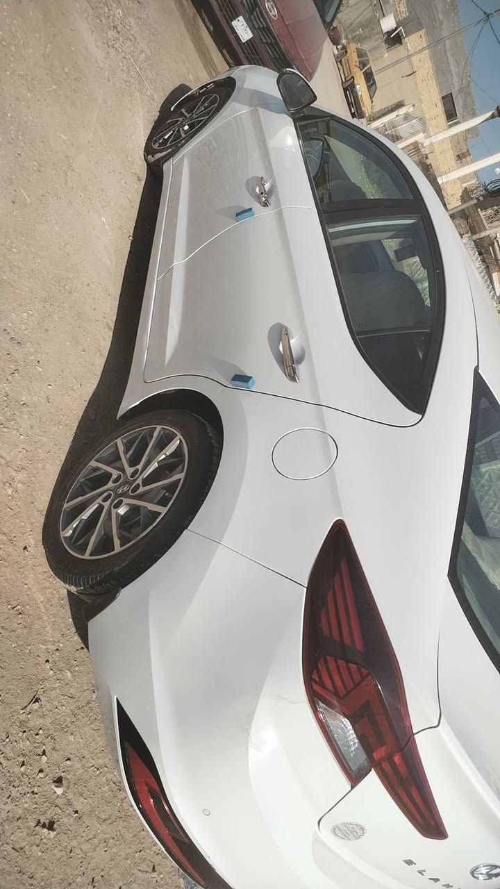 السلام عليكم سيارة لنترا 2019 سيارة فول مواصفات  رقم بابل . مكان السياره بابل سعر 165 رقم الموبايل ***********
