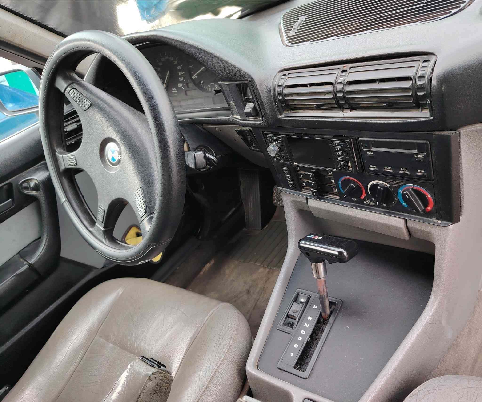 525 محرك  20 مسكر. موديل 92 رقم بغداد. السعر ٤٨. ***********
