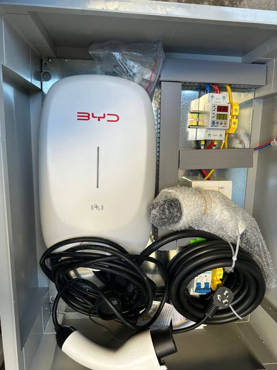 تم الانجاز ✅
تصنيع بورد شحن لسيارة BYD
للحجز والاستفسار التواصل على الواتساب *********** 📞
