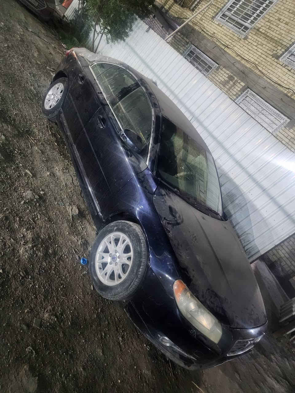 فالفو ٢٠١٠ مكفوله من صبغ حادث داخل جلد مكينه ٥ سرندر كير كايم مراوس او بيع سعره ٧٥ وبيه مجال ***********
