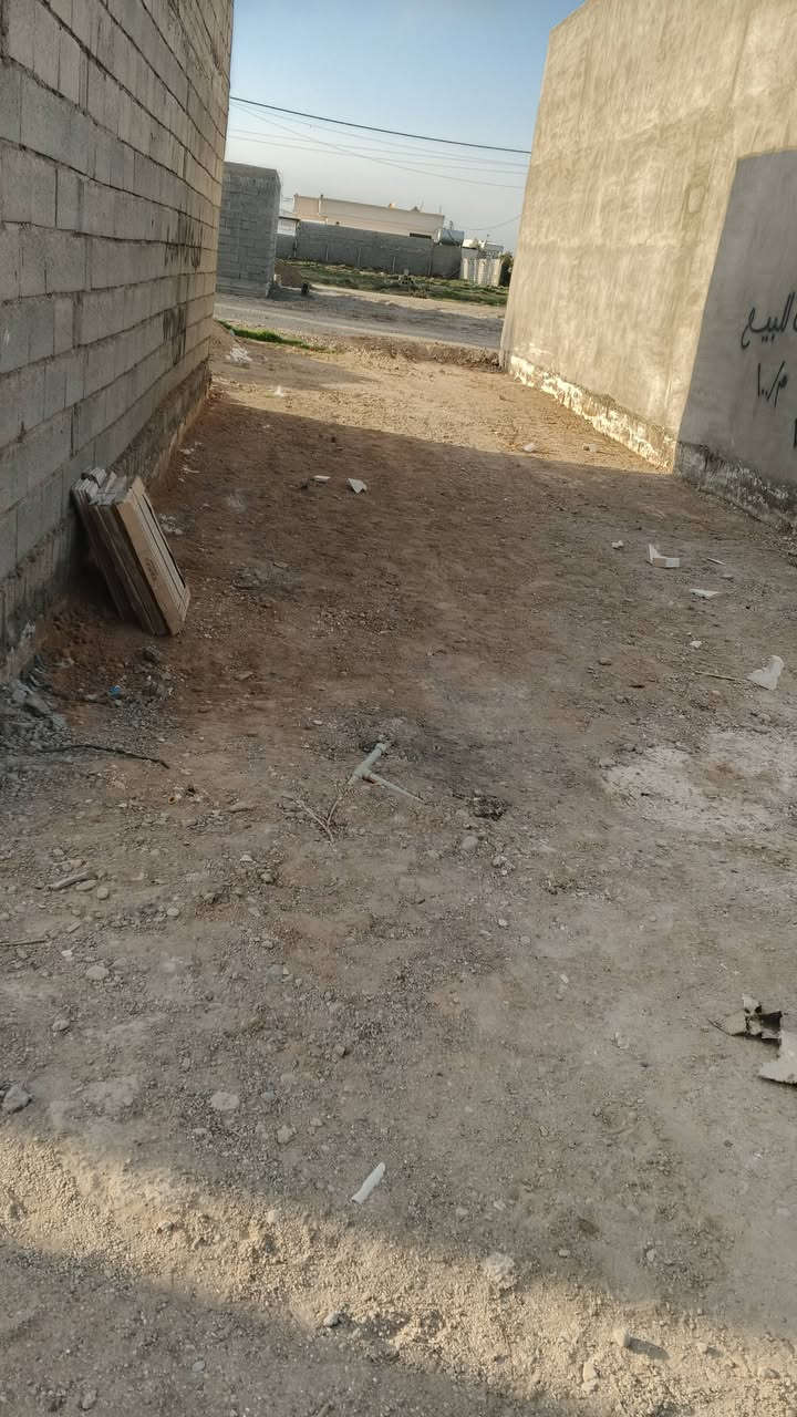 سلام عليكم قطع ارض حي بدر نهايت شارع ابو كرار 100متر5/20 شراي اتصل مامتوجد عل فيس ***********
