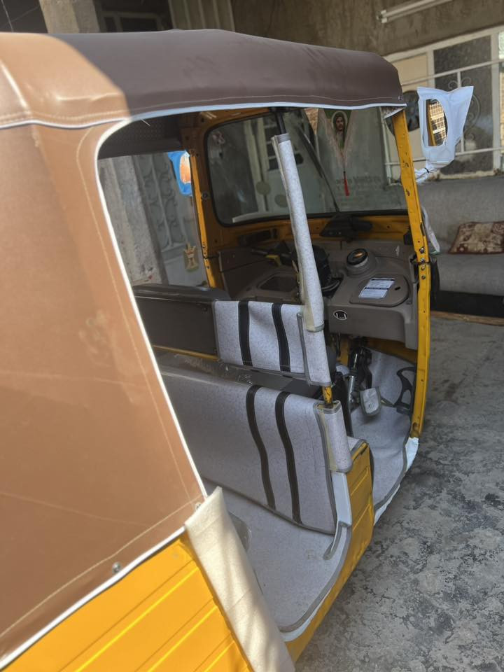 السلام عليكم تكتك للبيع موديل 2019 مكينة عشرين سنوية اب اسمي تحويل ثاني يوم بيه تعمير بصيط ومحرك وكهربائيات كله شغال ما بي اي خلل العنوان الشعب السعر 6 الرقم ***********
