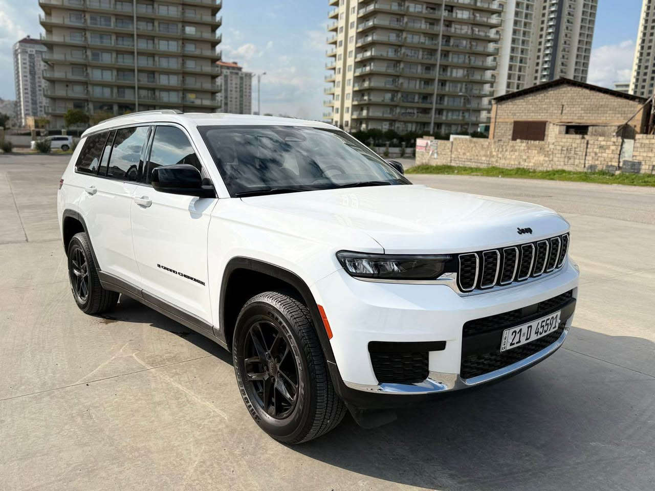 جيب جراند شيروكي ليميتد الشكل الجديد
موديل 2023
حجم المحرك V6 3.6L 
7 راكب VIP
مااشيه 61 كيلو متر 
رقم سليمانية باسمي 
مفتاح التشغيل بصمة 
تشغيل عن بعد 
فتح الصندوق كهرباء 
 دفع رباعي  
رادار امامي خلفي 
مانع تصادم
 تحديد المسار
نظام الرؤية الليلية
حساسات خلفية 
لايت زينون + LED 
بك لايت LED 
ويل كب 20
حساسات ضغط الاطارات 
اشارة في المرايا الجانبية 
النقطة العمياء
كير ماوس 
هاند بريك كهرباء 
شاشة Apple Car play 
كاميرا 360
اناره داخلية LED 
مقعد  جلد  ومخمل 
شفتات مقود 
مثبت السرعة Cruise 
المودات والاوامر الصوتية 
شاحن هاتف Wireless 
مخرج منفذ الطاقة 
فحص نظام السيارة 
المقعد الامامية كهربائي
تدفئة المقاعد
4 قطع تبريد 
نظام مانع الانزلاق  
حاملات الأكواب 
تدفئه بالستيرن
السعر305
مكان السيارة ميسان
*********** عمارة, ميسان
