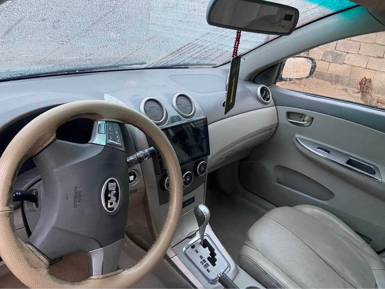 سلام عليكم سيارا بي وايدي 2016
سيارا جاهزه تأخذ كبل تحول حاجز للتحويل 
سيارا جاهزه من كلشي تجي وتكلب نواقصهه خفيفه مكاني هارثه قرب سيد سامي 
***********!
(***********)
متواجد سيم كارت وتساب فقط البصرة, العراق
