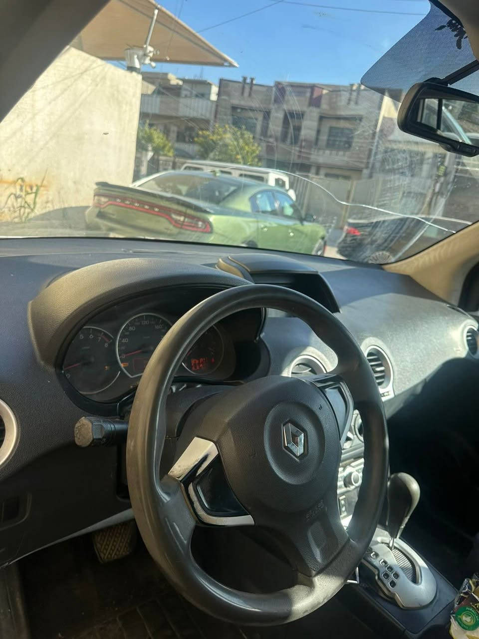السلام عليكم 
رينو كوليوس 2011
 رقم اربيل تحويل ثاني يوم 
مكينه 2500  بدون تبخير بدون تنقيص✅✅
 مكينه كير  كله مكفول وع الفحص ✅
تبريد حداديه جاهزه ع الفحص✅
🟩🟩 مواصفات السياره 
شفتات استيرن وضعيات قياده وباقي المواصفات المعروفه بالسياره بصمه فول الفول

 السياره جديده  وبسعر معقول  وبلعافيه ع الياخذه 😍✅

السعر 88 ورقه وبيها مجال بسيط السياره حلوه واقتصاديه وعائليه 
*********** بغداد, العراق

