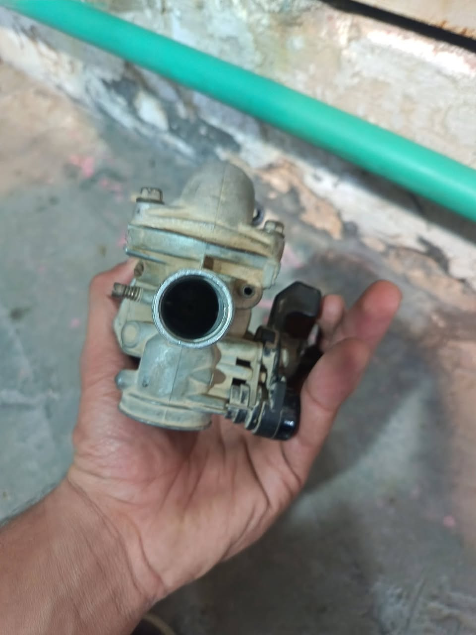 السلام عليكم كابريتر تفصيخ مالقفاز حجم ٨٠ او دبلات الرقم *********** بغداد حي القاهرة
