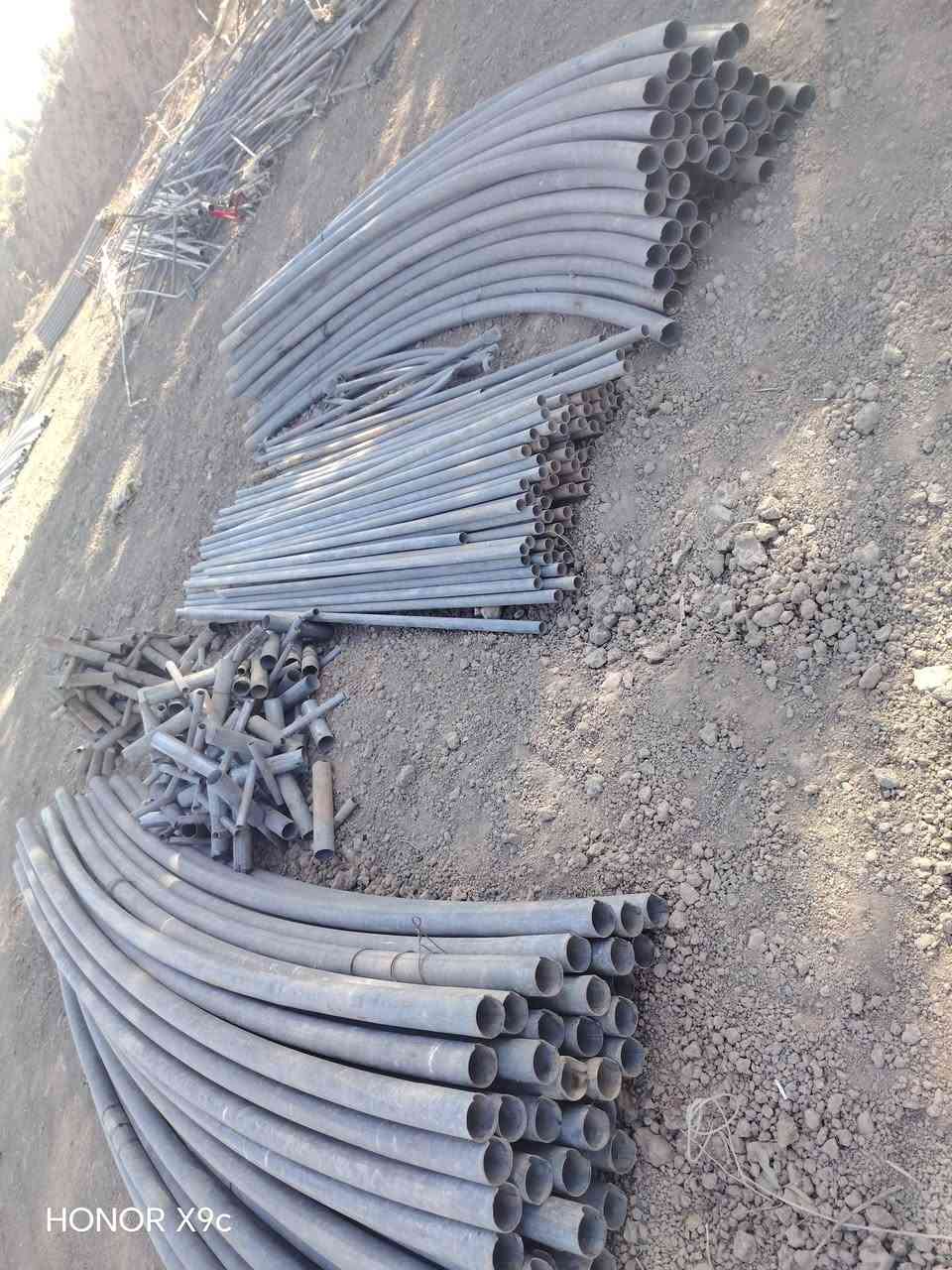 السلام عليكم
للبيع بيوت ارني اصلي لعد 2
الطول 52-متر 22 قوس 
حديد درجه ولا 
عنوان  جبله 
***********
