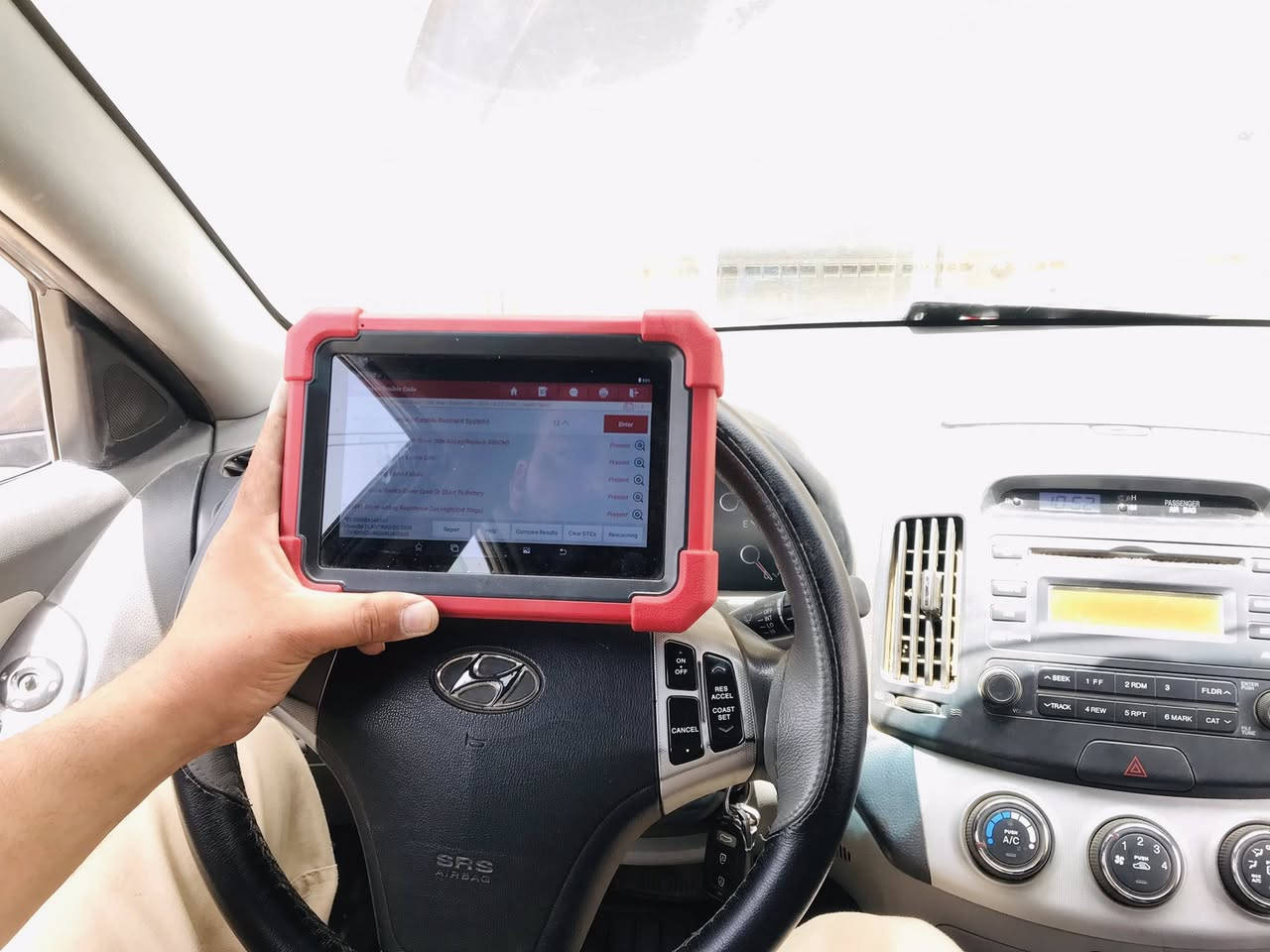 ورشة المهندس وعدالله
لفحص وبرمجة السيارات بالكمبيوتر فحص حساس الاوكسجين لتقليل صرف البانزين فحص بلكات فحص مجاول
مكان الورشة الحود قرب معرض الماجد للسيراميك 
للتواصل رقم الهاتف***********
