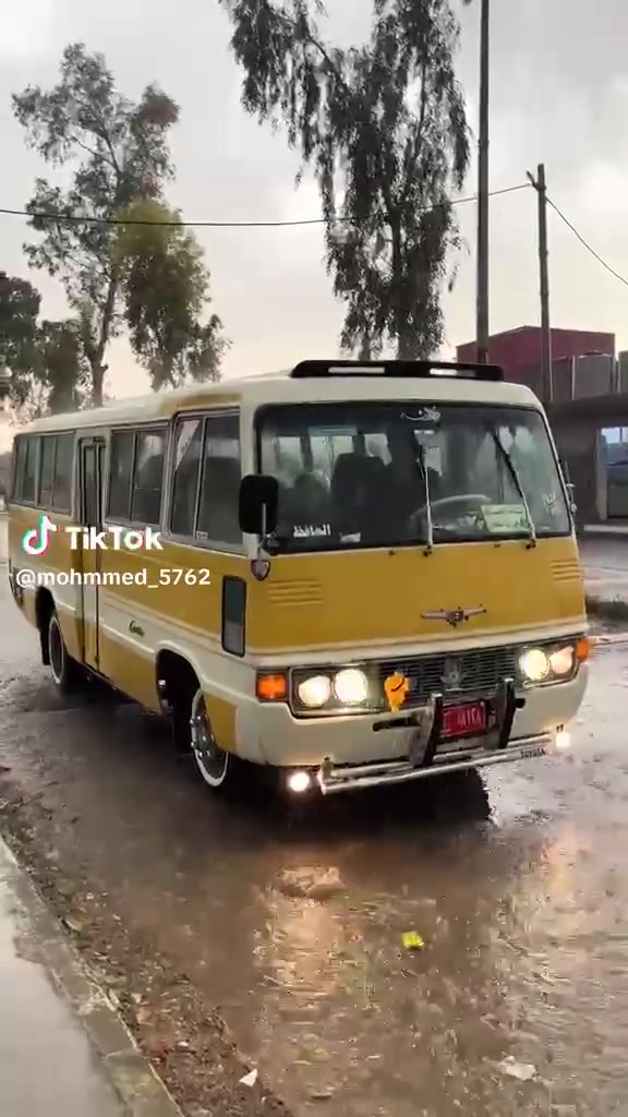 سلام عليكم كوستر سنفوره للبيع مكنيه كروسيده غاز وبانزين موكلف بل نشر هاذه رقم صاحبه شراي خابر ***********
