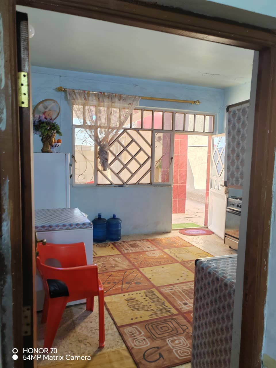 دار للبيع المساحة 200 متر
الموقع حولي الجمعيه شارع الاعلام 
بي غرفتين ومطبخ وصاله واستقبال وصحيات بناء طابوك سكف عگادة موقع مميز واجهه 10 نزال 200
للتواصل اتصال او واتساب 
***********
