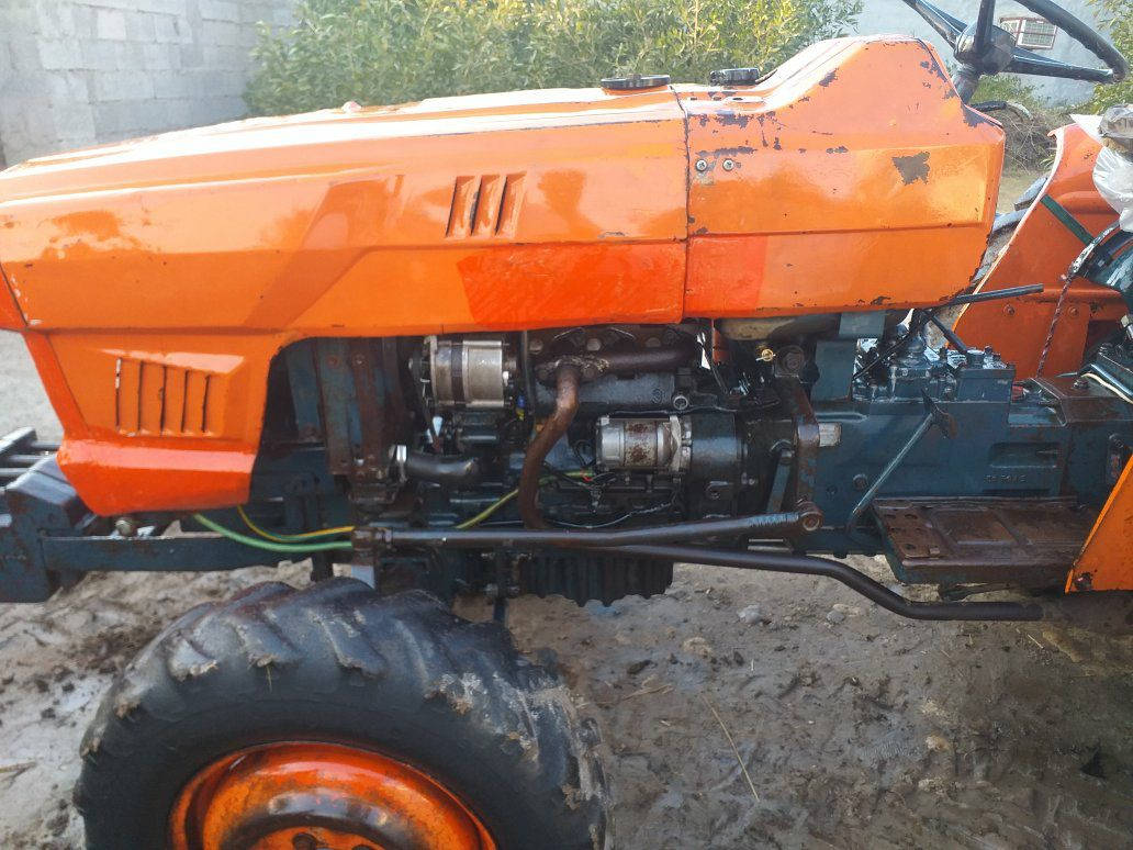 كابوتا للبيع٨٤ صدامي كهربائيات كامله كير جيد ومحرك بيه بخار قليل معداتها  رفاسه بلاديه وومحموله سعرها ٧ مليون رقم الهاتف ***********
