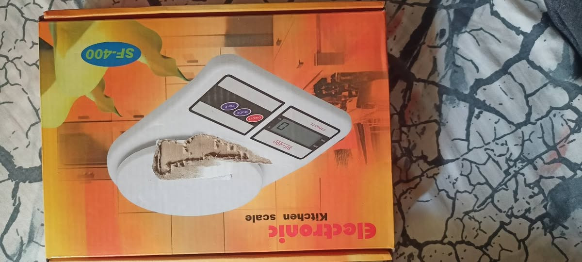 السلام عليكم
موجود غراض امزون للبيع
اسعارهن داخل كل صوره
اتصل /***********
