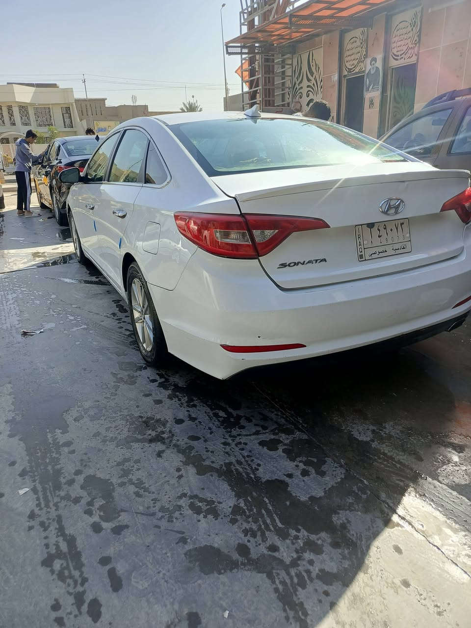 سوناتا 17  مكينه 2400 سياره تخبل جديده ماشيه 110 الف  امريكي ضربتها جاملغ خلفي وجنطه شويه حادثها مال امريكا السعر 120 وبيها مجال    الشراي يتصل مامتواجد عل فيس ***********
