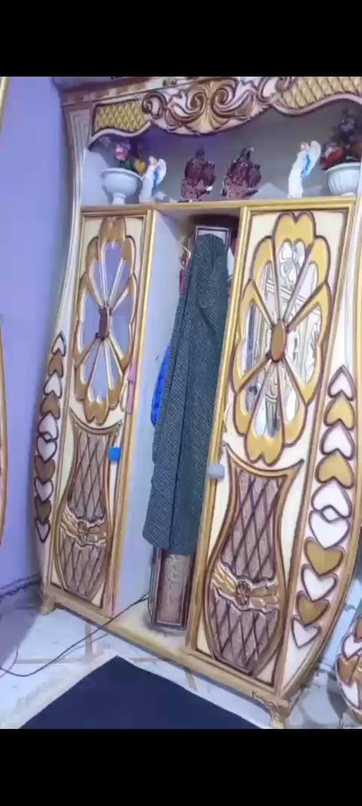 السلام عليكم غرفه صاج عراقي نضيفه جدا البيع رقم الهاتف *********** متواجد واتساب اتصال ما متواجد
