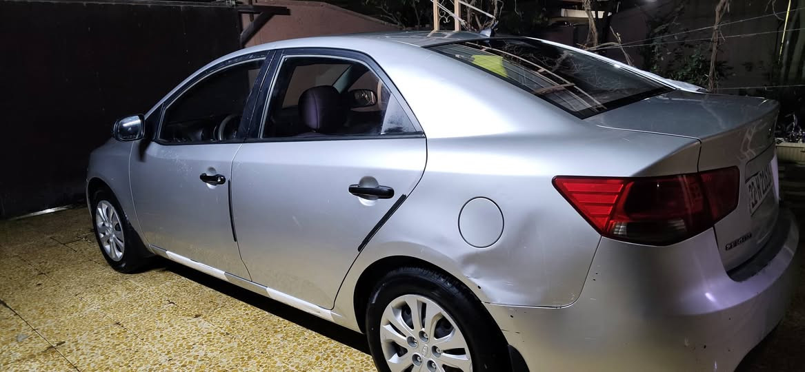 السلام عليكم
كيا سيراتو خليجي 2012
بدون صبغ ولا بارد فقط طختين ما مصلحين مصورين
محرك وكير وتبريد شرط
محرك 16دوش
رقم وسنويه وهزة وفحص جديد
طخم السياره100/100
***********
***********
السعر 95مجال بسيط
