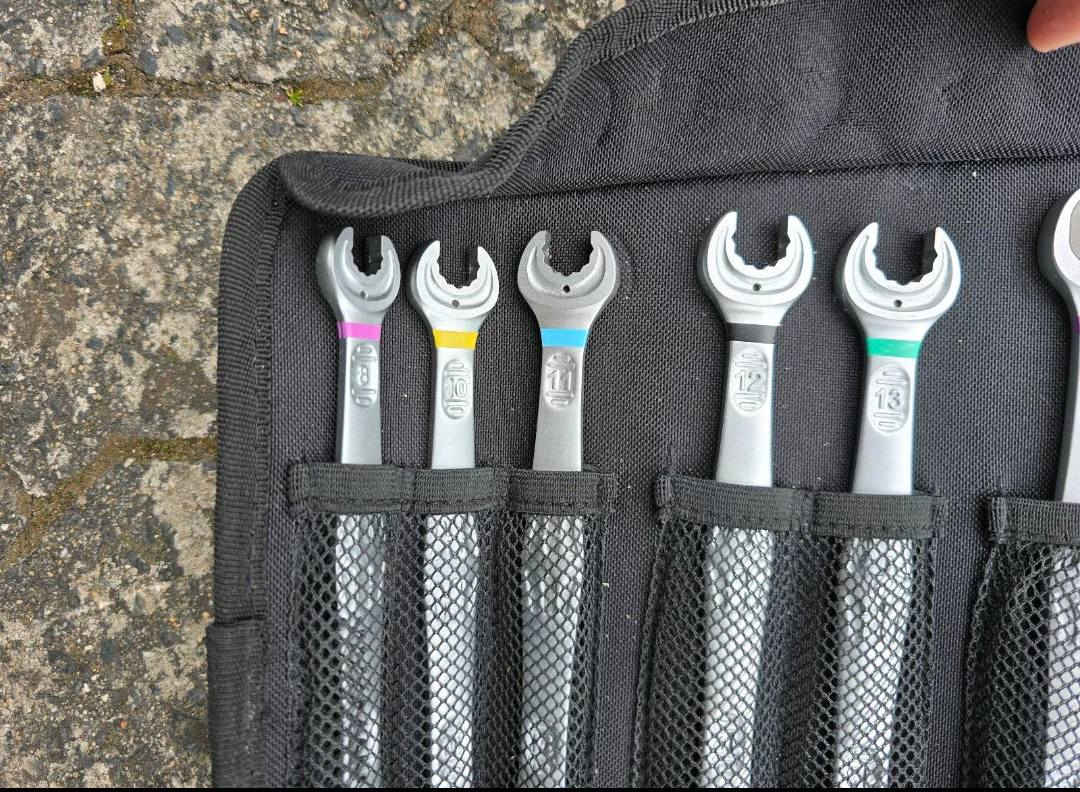 WERA 6000 Joker 11 للبيع سيت سباين راجز(05020013001)


**إذا كنت صاحب هذا الإعلان وتريد حذفه لأي سبب، رجاءا أرسل رسالة إلى الدعم الفني**