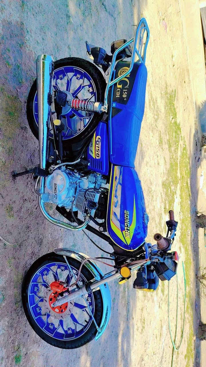 السلام عليكم دراجه للبيع 5 كير 2025 محركه 200 كلها شغال  تشتغل بصمه دراجه نظيفه وسعر 780 بيها مجال. مكاني نجف***********
