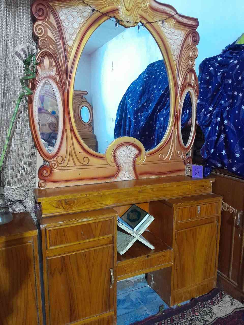 غرفة نوم مستعمله للبيع العنوان ديالى الغالبيه رقم الهاتف ***********
