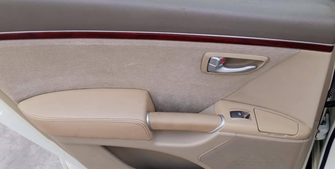 للمراوس بجمرة
ازيره خليجي محرك 2700 
موديل 2008 رقم بغداد دولي 
بيها 3 قطع صبغ 
***********
