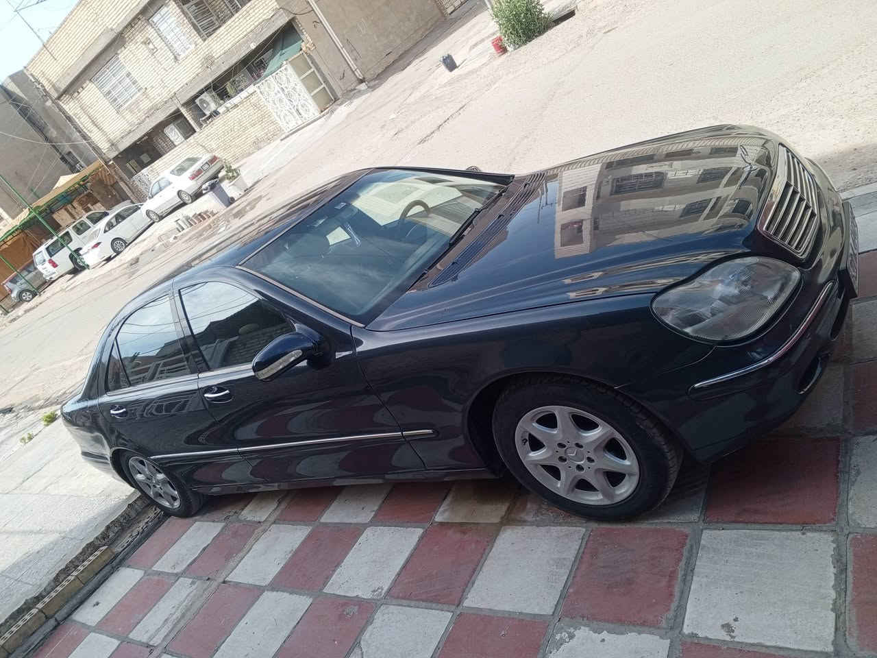 مرسيدس غواصه موديل 2000 محرك 320 سيارة صبغ جمالية فقط نظام جوبلس سيارة جاهزهه كير مكينه مكفولات تبريد شغال بيع او مراوس حسب القناعة للاتصال*********** السعر 115 وبيه مجال للشراي
