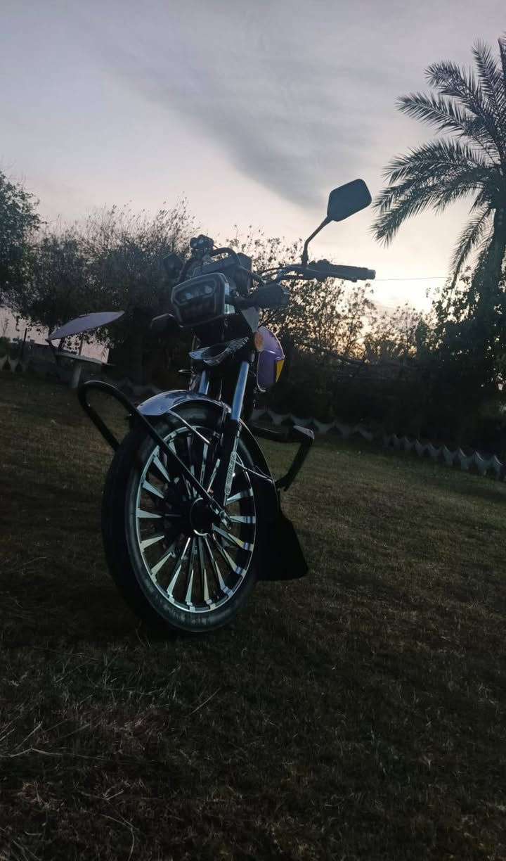 السلام عليكم
للبيع دراجه ايراني موديل2024 شكل 2025 نضافه فول  شلعه معدل رزانه نعومه دراجه حيل حلوه تجي وشوف ابعينك أحله من الصوره مكان الصقلاوية للاستفسار اكثر اتصل ***********
***********
متواجد خاص
