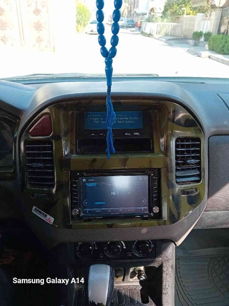 من رخصة الادمن المحترم. باجيرو موديل 2003 سياره جاهزه صدر امامي وخلفي جديد رقم انكليزي تحويل ثاني يوم بسمي محركه بي صوت بس اول متشغل بعدين روح وين ميعجبك لاتبخيرزلاتنقيص تخم تاير جوهه سعرهه 65 وكعلك مال محرك هاتف ***********. عنوان بغداد حي شهداء البياع قرب اسواق جدو بغداد
