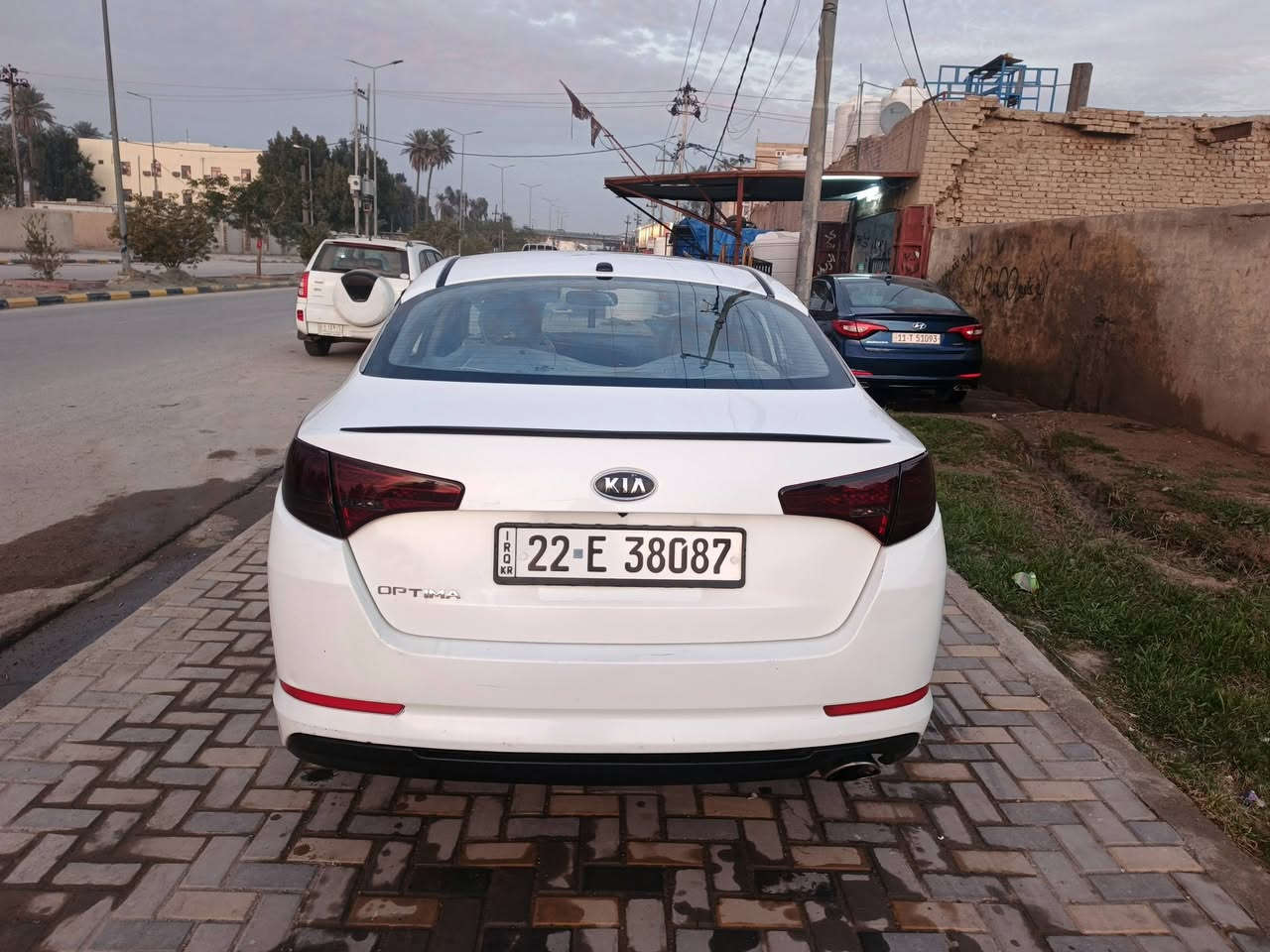 السلام عليكم. تم اعادة النشر بسبب الوعود الكاذبة
اوبتيما ٢٠١١ مكينه ٢٠٠٠ دوش وارد كوري 

السياره جاهزه متصرف عليهه ربع كير ومكينه كفاله

رقم أربيل السنوية مجدده قبل اسبوعين باسمي يعني تخلص من دوخه الكردي تريد وكالة تريده تحويل 

السونار اليوم سويته مرفق ويا الصور 

سياره خير من الله شغل واطلع ممخلي بيهه نقص 

مكان السيارة/واسط/قضاء النعمانية

السعر ١٢٠$

للاستفسار ***********/***********
