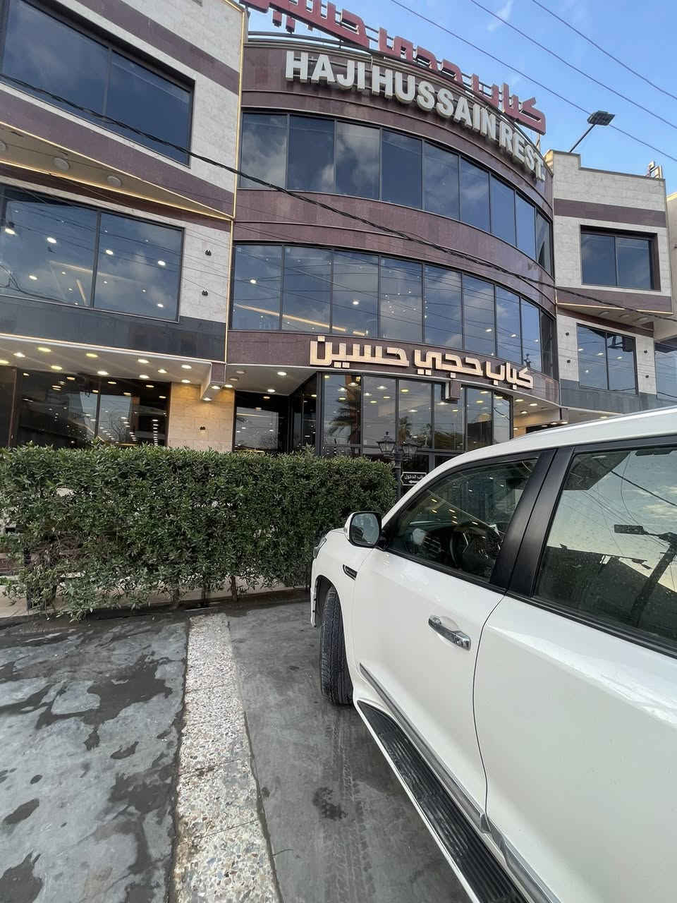 لاندكروز كاز ١٧خليجي فول  ماشيه ٢٣٣وقابل لزياده سياره بيها صبغ جاملغ ايسر تقريباً نص او اقل وعندي الصور قبل الصبغ محرك مبدل ولفات بس وبيها ملاحظات بسيطه داير جاملغ الخلفي بي صبغ كلش قليل *********** مكان السياره بصره سعر 5وبيها مجال وتفاصيل كلها ذاكرها
