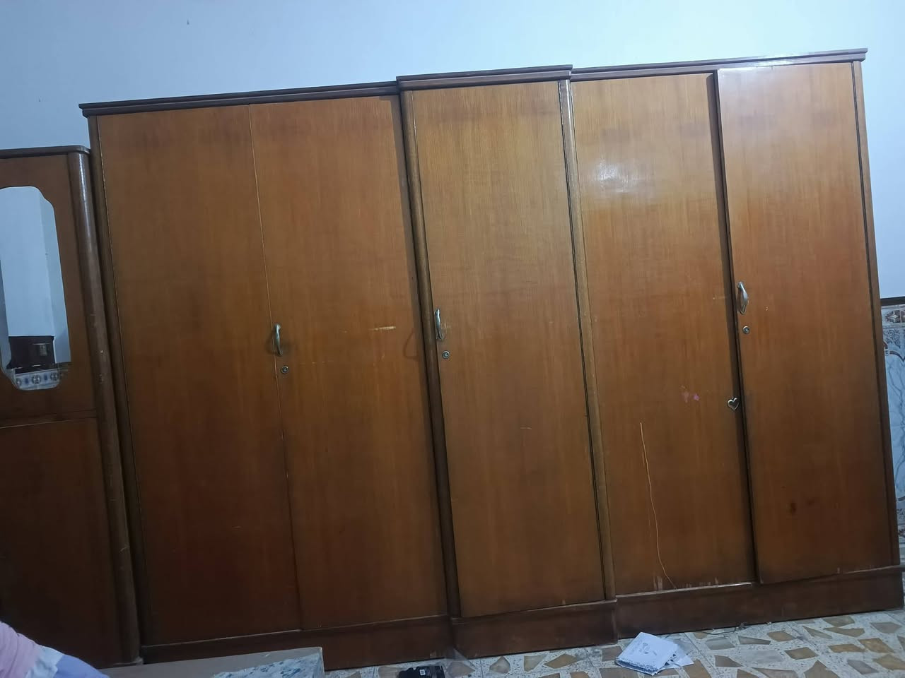 غرفه للبيع مفصخه وجاهزه بس اشيله وتنصبه
ب250 وبيه مجال للناس المحتاجه 
الي يريده يكلي اني ادخله خاص


**إذا كنت صاحب هذا الإعلان وتريد حذفه لأي سبب، رجاءا أرسل رسالة إلى الدعم الفني**