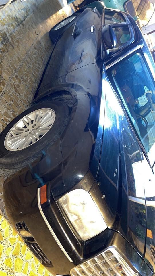 السلام عليكم اوباما 2010 للبيع حادثها جاملغ امامي يمين بالعراق وجاملغ خلفي خفيف نفس الصفحه بامريكا .السياره حلوه بالواقع ونظيفه 
السعر 125 وبي مجال بسيط 
المكان السيدية .
***********
