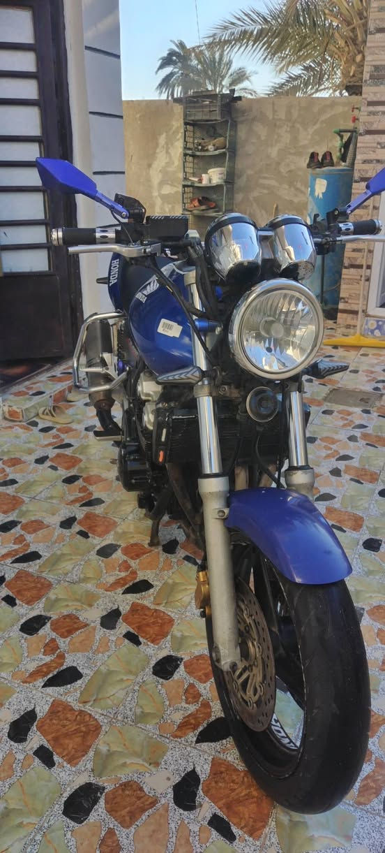 من رخصت مدير الكروب
سي بي 400 جيل ثاني موديل 2006 اوراق اصولي كمرك مدفوع ونفيس سعر(2200 مليونين وميتين) وبيه مجال مكاني كربلاء الخاص مغلق ***********
