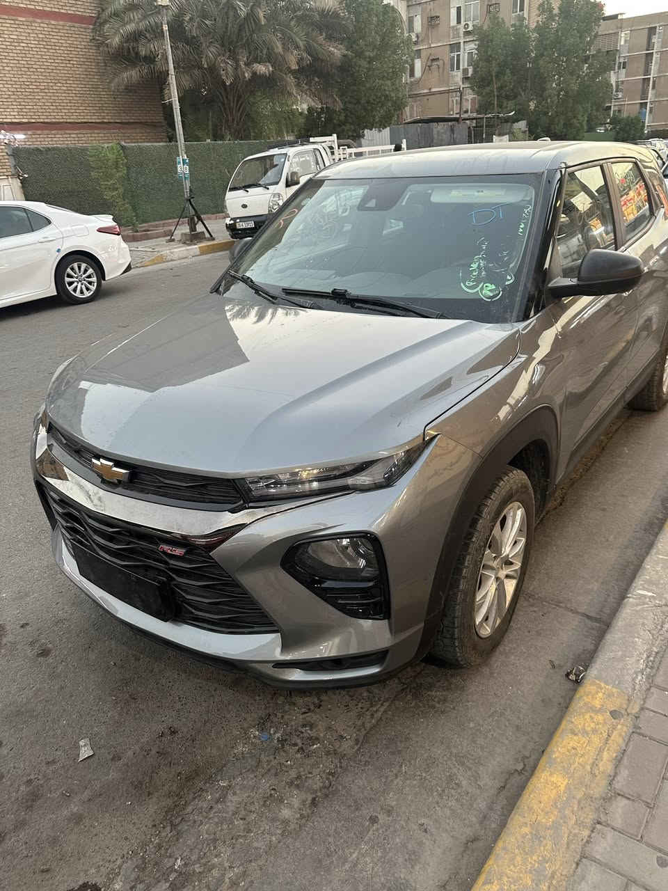 تريل بلايزر23 مواصفاتRSدخول جديد تسجيل جديد رقم بغداد دولي  باسمي واني المستورد محرك 1300 دفع رباعي تيربو 155 حصان گير 9 نمر مواصفات عاليه سيارة جديدة  لوك ضربه بالمازده مبدل بنيد فقط لون مميز اطارات جبلي ويل225/60/17 مكاني بغداد سعرها143 $للتواصل اتصال وواتساب ع الرقم ***********
